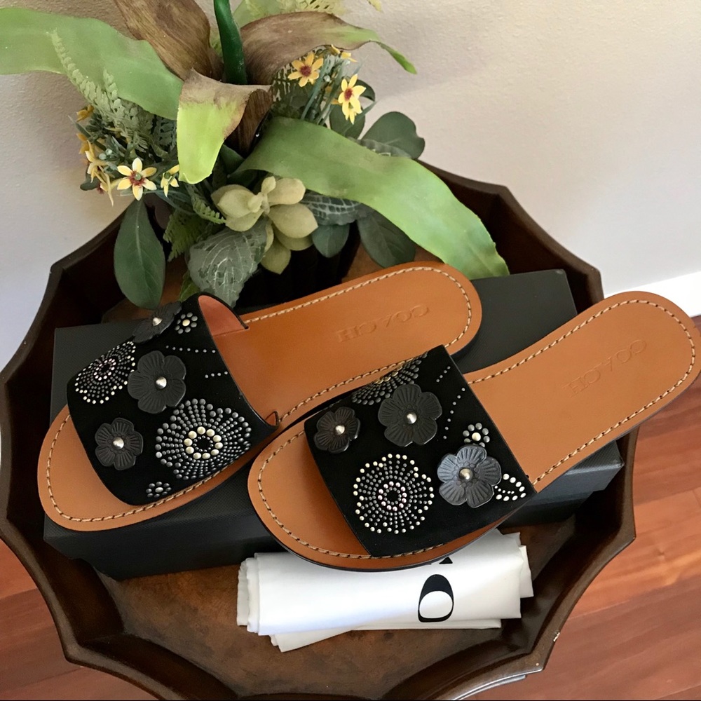 ❌SOLD❌ Coach Tea Rose Rivets Embellished Sandals